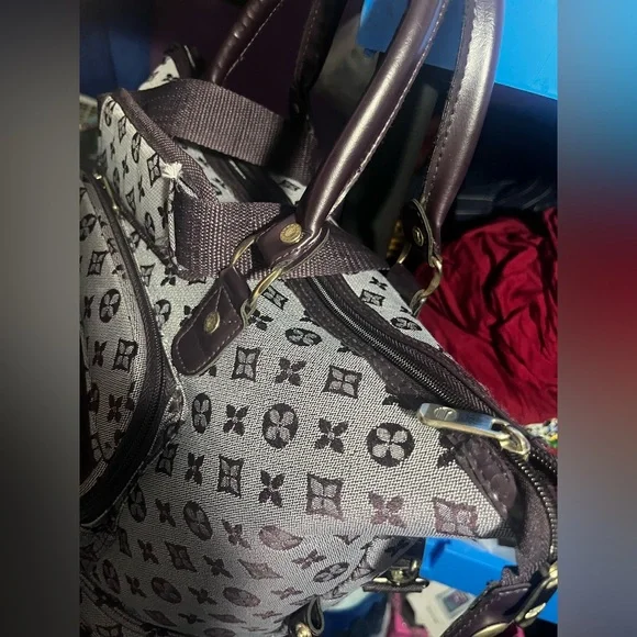 Stylish Gray Fashion Patterned Tote Weekender Bag EUC - Picture 4 of 6